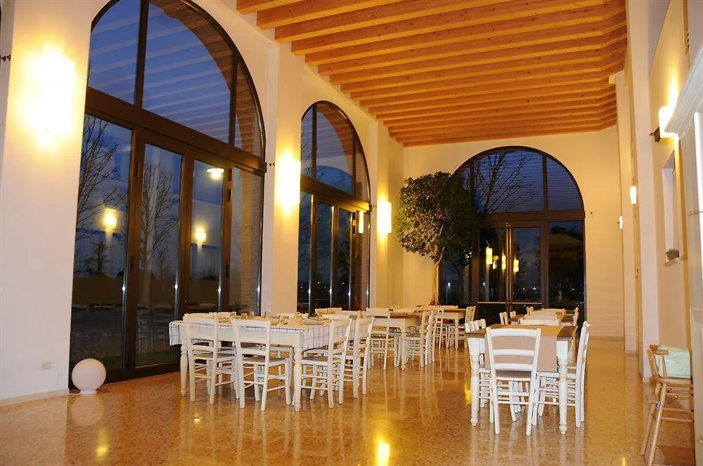 Agriturismo La Risarona 그루몰로 델레 아바데세 0*,  이탈리아